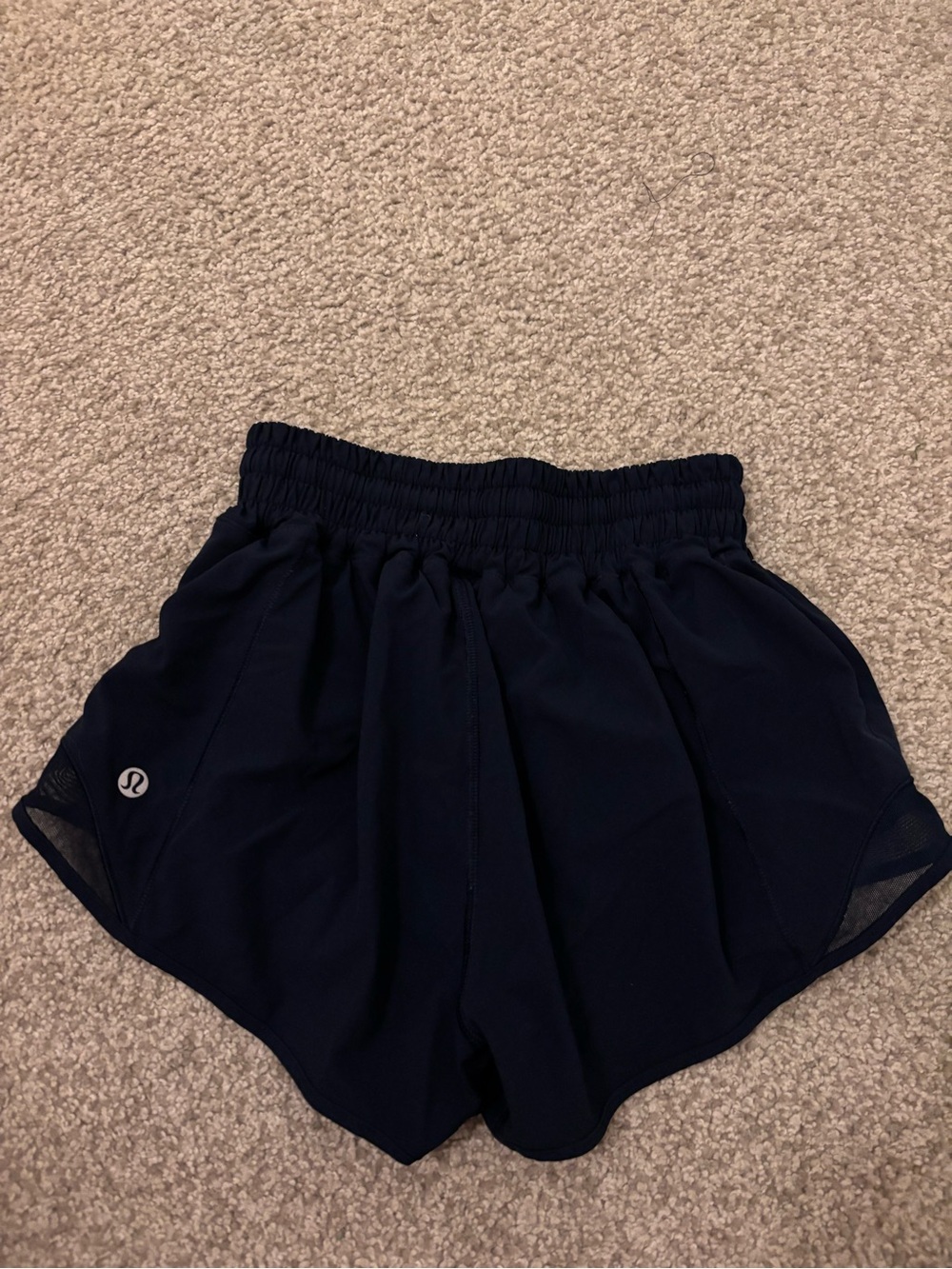 lululemon athletica hotty hot shorts 2.5 low rise
